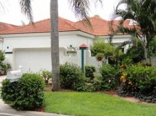 5935 Livermore Ln, Naples, FL 34119