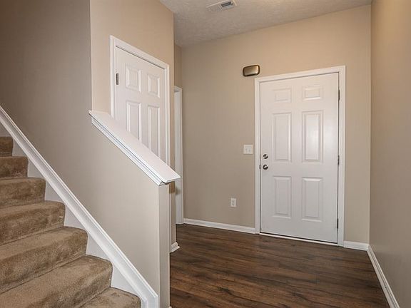 3rd image of 445 Hennepin Dr