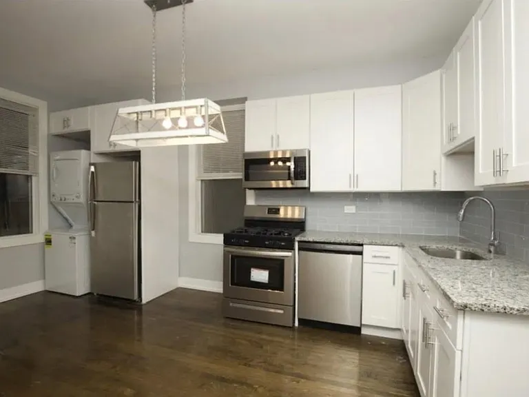 2657 N Ridgeway Ave #3 — Photo 2