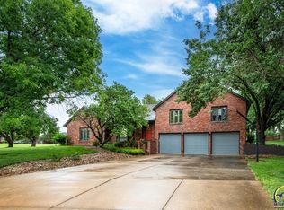 3720 SW Kings Forest Rd, Topeka, KS 66610