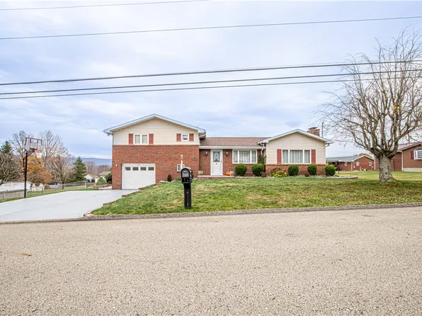 27 Burlington Ave, Uniontown, PA 15401