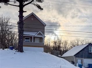 252 State St, Struthers, OH 44471