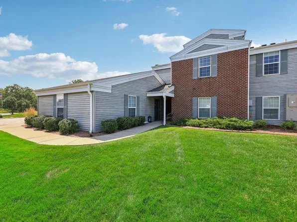 N16W26587 East Fieldhack DRIVE #E, Pewaukee, WI 53072