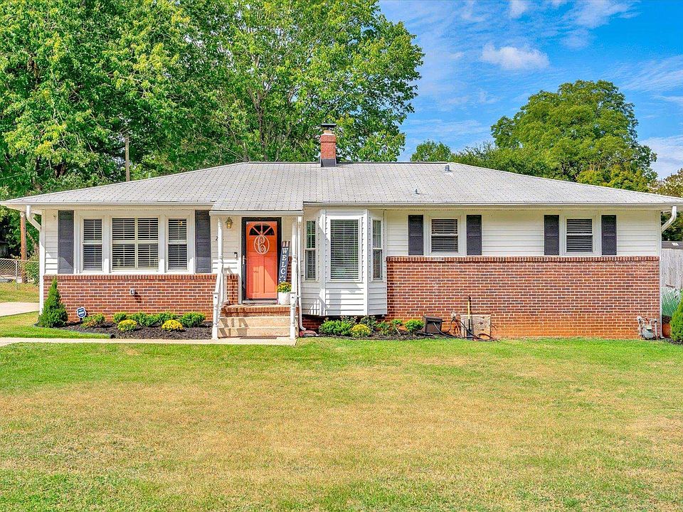 1st image of 213 Courtney Cir