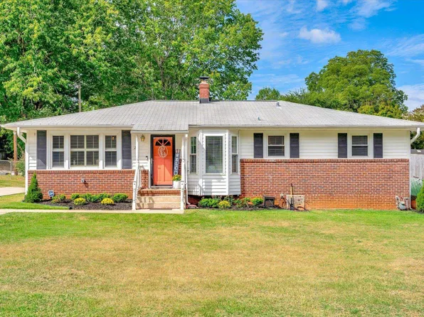 213 Courtney Cir, Greenville, SC 29617