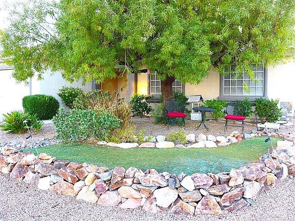 2nd image of 940 Sunnyfield Way #0