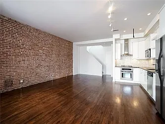 Sold by Avenue Sotheby's International Realty
