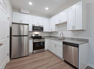 926 E Gilbreath St #207, Graham, NC 27253