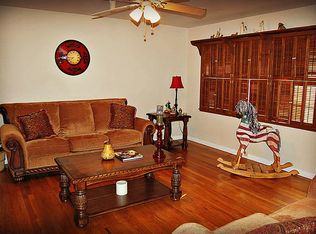 704 N Peachtree St, Jasper, TX 75951