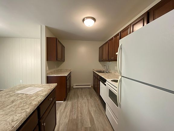 3rd image of 312 Washington St #D13