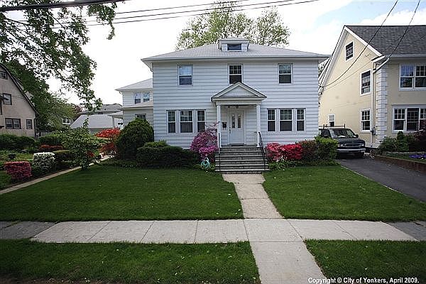 1st image of 142 Crestwood Ave