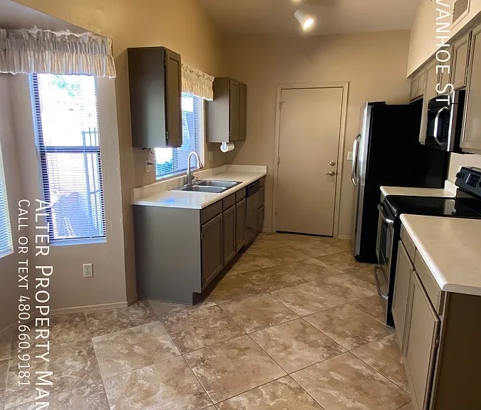 1741 W Ivanhoe St — Photo 8