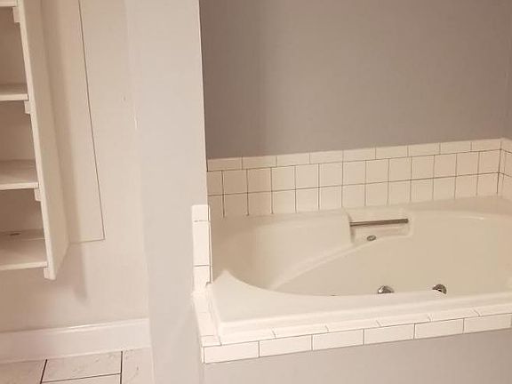 4th image of 9113 Cedarpark Ln APT C