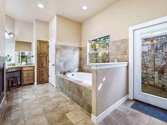 5th image of 128 ABREGO RIDGE DR