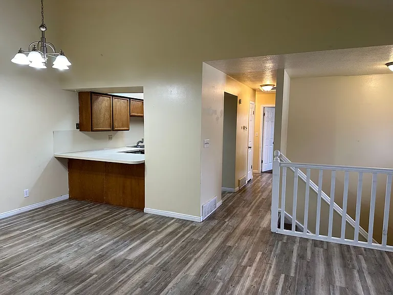 3221 Van Buren Ave #A — Photo 1