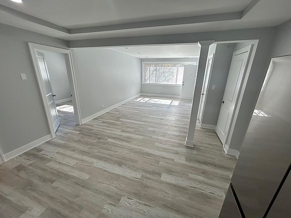 3rd image of 7241 N Claremont Ave APT 2