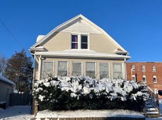 112 Roselawn Ave, Muscatine, IA 52761