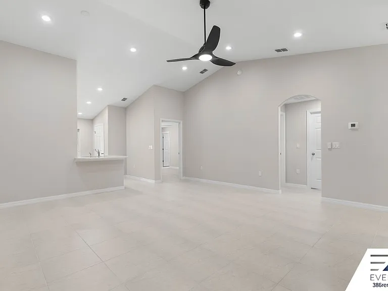 14 Llovera Pl #B — Photo 6