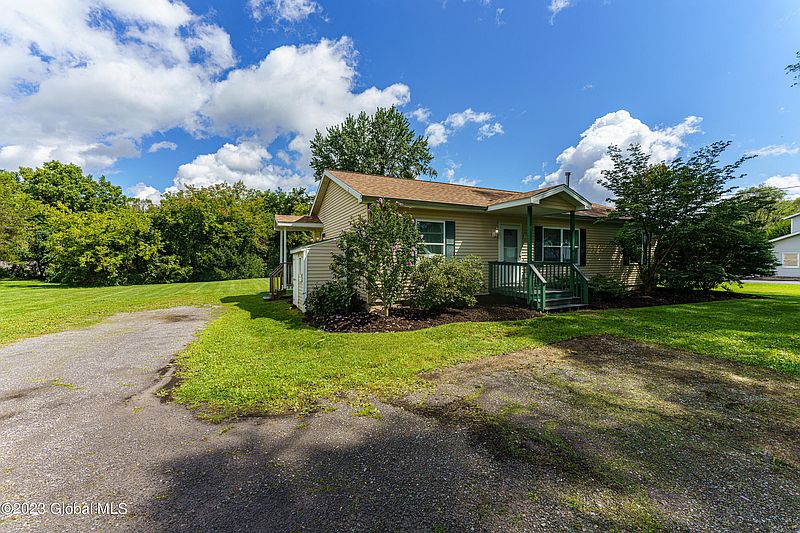 2nd image of 1390 Vley Road