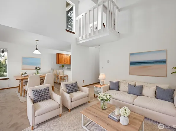 11815 93rd Lane NE #301, Kirkland, WA 98034