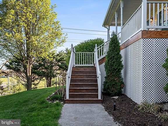 2nd image of 1600 W Commonwealth Dr