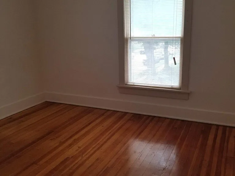 3205 Starr St — Photo 6