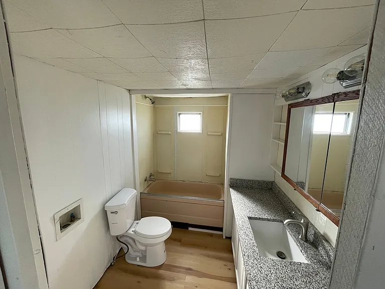 503 E Main St — Photo 19