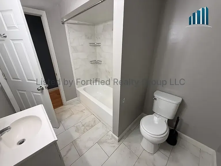550 Maple St #3F — Photo 11