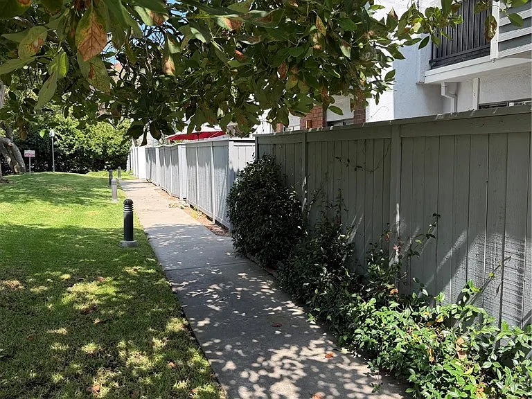 635 Danube Way — Photo 2
