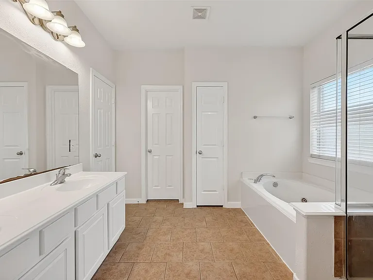 78 S Archwyck Cir — Photo 37