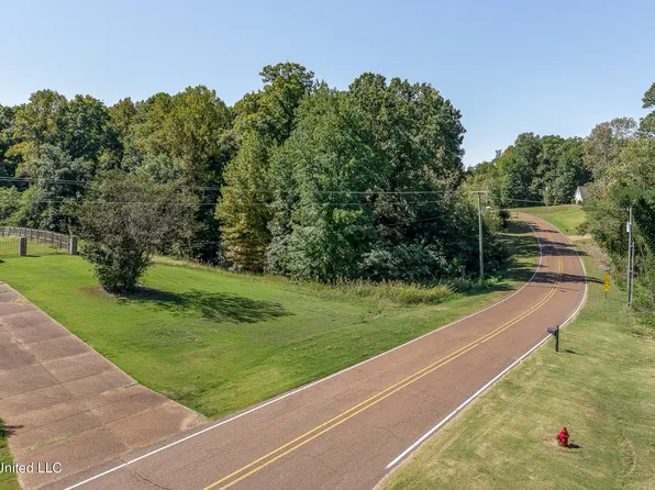 7831 Soaring Oaks Dr, Walls, MS 38680