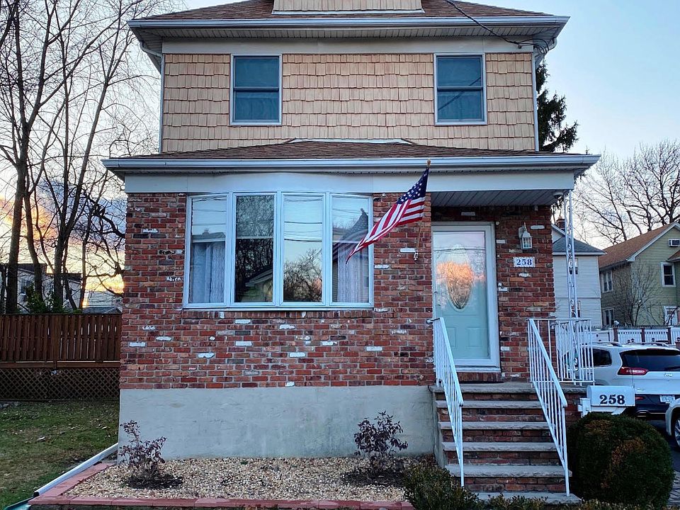 1st image of 258 Dubois Ave