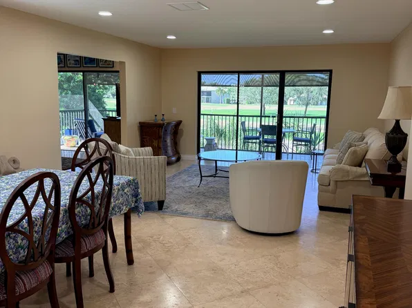 2 Southport Ln APT B, Boynton Beach, FL 33436
