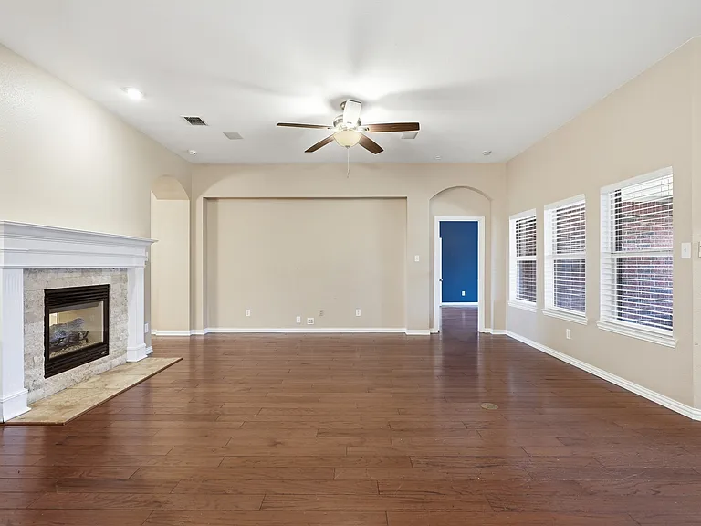 3011 Clear Springs Dr — Photo 3