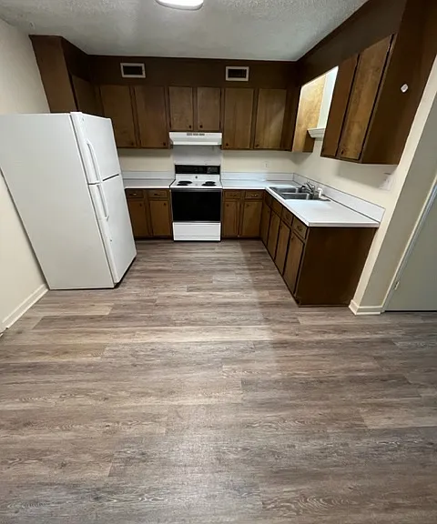 303 N Main St #17 — Photo 4