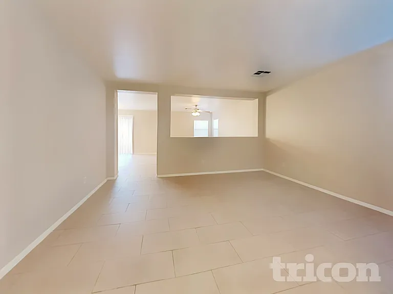 22244 W Sonora St — Photo 2