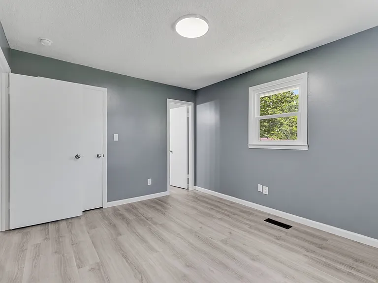310 McDonald Dr — Photo 5