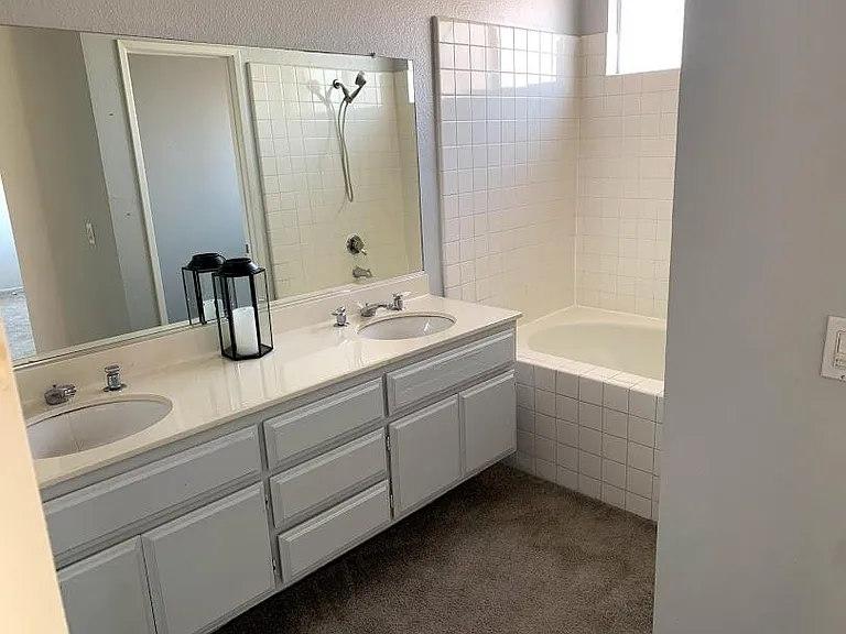 10633 Glendover Ln — Photo 13