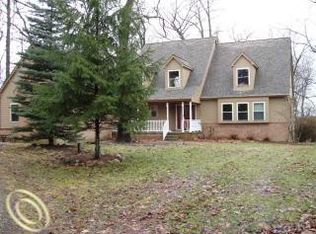 12846 Hibner Rd, Hartland, MI 48353