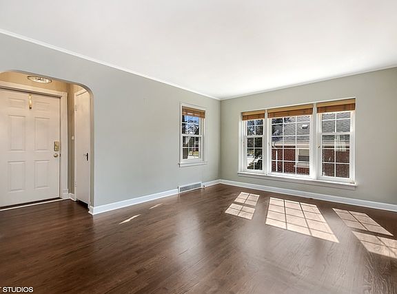 3rd image of 4642 Franklin Ave