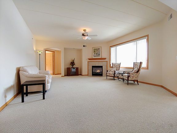 3rd image of 11111 Waters Edge Dr Unit 1A