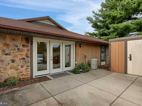 3rd image of 1 Abbey Ct