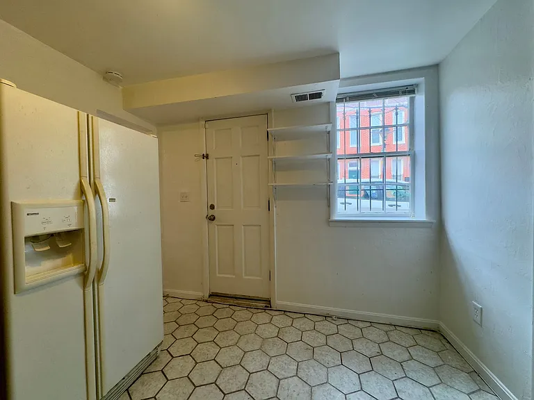 678 Melvin Dr — Photo 10