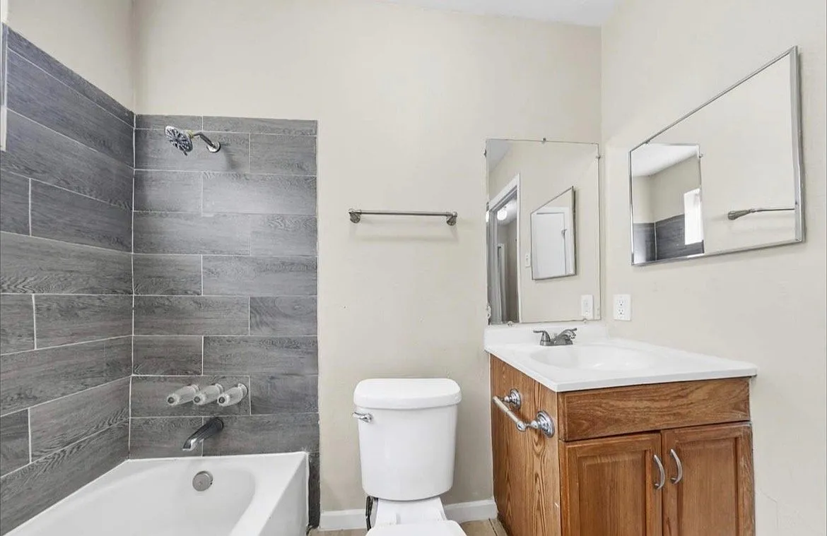 Updated 3BD/3BA Home Available Now — Photo 4
