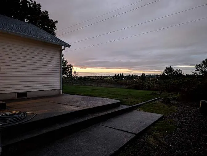 NE 16th St, Vancouver — Photo 2