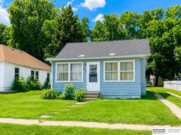 2433 N Cotner Blvd, Lincoln, NE 68507