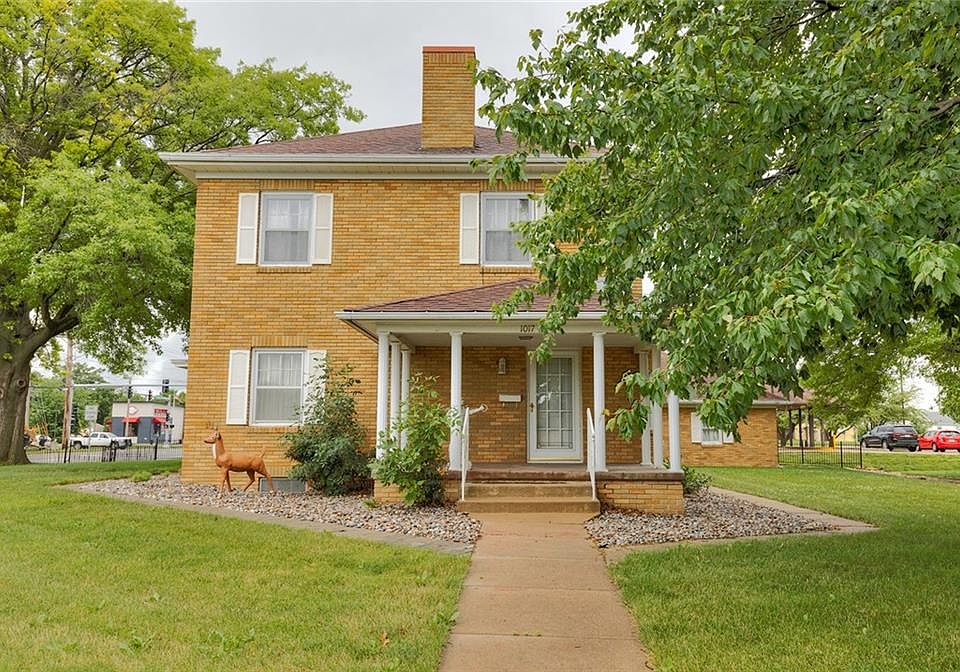 1st image of 1017 W Marion St