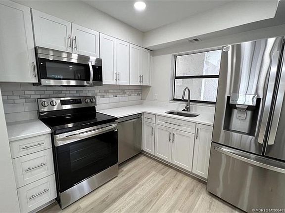 3rd image of 1950 SW Palm City Rd APT 4201