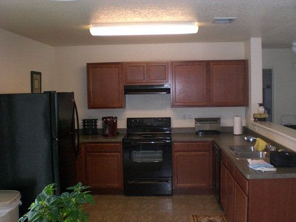2nd image of 618 Northhill Cir