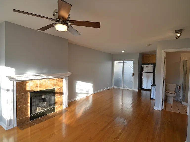 4851 N Pulaski Rd — Photo 4